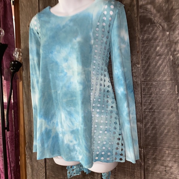 Loving Heart Long Sleeve Size Small - Picture 3 of 6